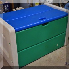 Y03. Plastic toy box. 